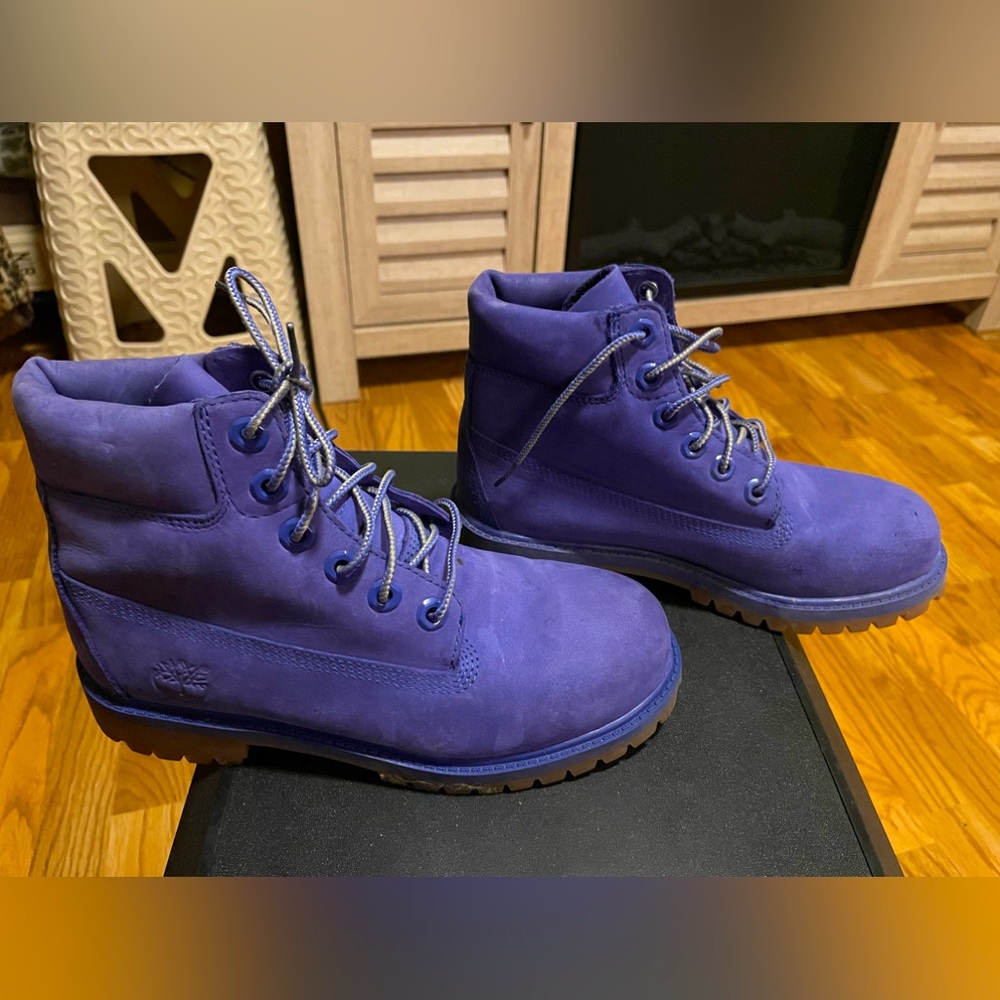 Girls, purple suede Timberland boots